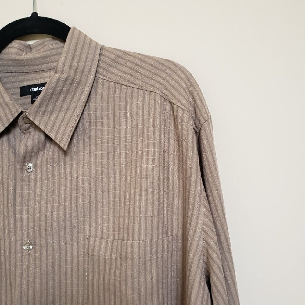 LIZ CLAIBORNE Men's Casual Buttoned Shirt - Picture 2 of 5